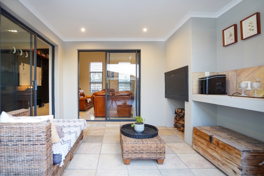 3 Bedroom Property for Sale in Parklands North Western Cape
